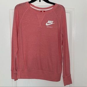 Nike top
